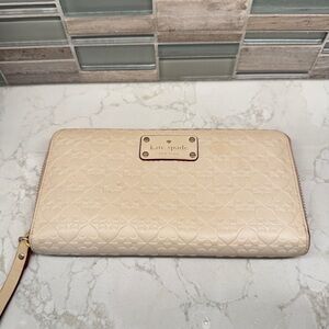 Kate Spade Cream Quilted Wallet with Gold Hardware